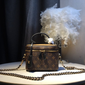 LOUIS VUITTON 루이비통 크로스백
