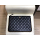 CHANEL 샤넬 레더 클러치백 CHAB1237