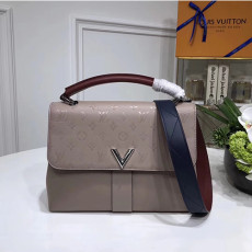 LOUIS VUITTON 루이비통 베리 원핸들 M42904