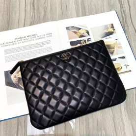CHANEL 샤넬 클러치 28cm 램스킨