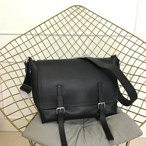 LOEWE 로에베 메신저백