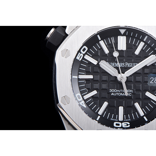 AUDEMARS PIGUET 오데마피게 로얄오크 오프쇼어 15703ST.OO.A002CA.01-3