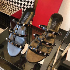 VALENTINO 발렌티노 락스터드 샌들 M1348-9