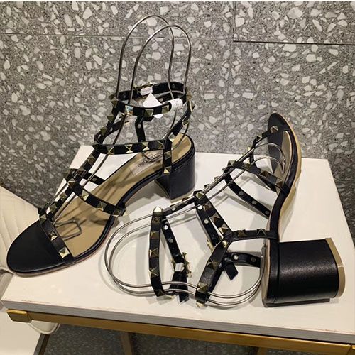 VALENTINO 발렌티노 락스터드 샌들힐 6cm M1610-2