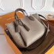 LOUIS VUITTON 루이비통  하우메아 마히나  M55030