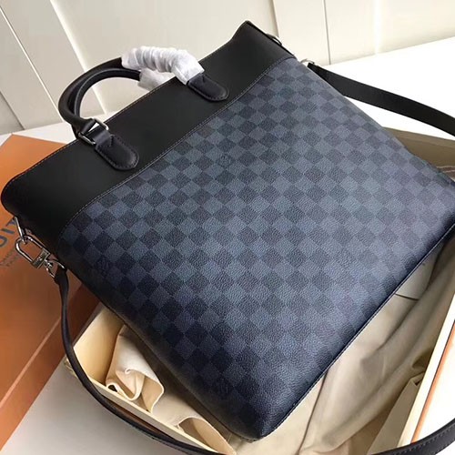 LOUIS VUITTON 루이비통 뉴포트백 신상 N41588