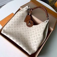 LOUIS VUITTON 루이비통 토트봄신상 M53188