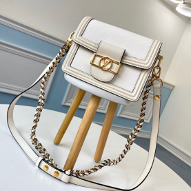 LOUIS VUITTON 루이비통 미니 도핀 M90499-1신상
