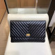 CHANEL 샤넬 쉐브론 V 클러치 BAG AS20031