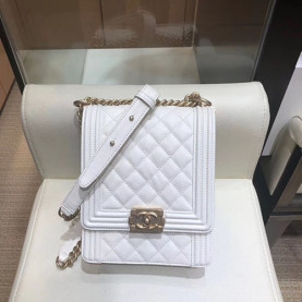 CHANEL 샤넬 미니 캐비어 리보이백 A0S0130
