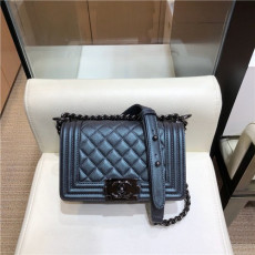 CHANEL 샤넬 보이백 AS35588
