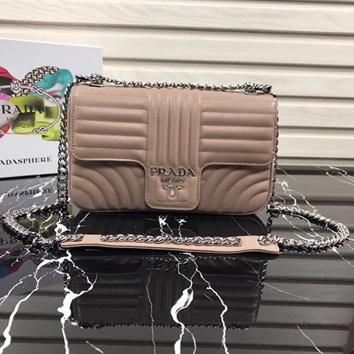 PRADA 프라다 다이어그램 플랩 체인크로스 1BD108