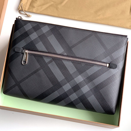 BURBERRY 버버리 클러치 B2020