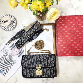 DIOR 디올 어딕트 오블릭트 플랩백 M5818 24CM