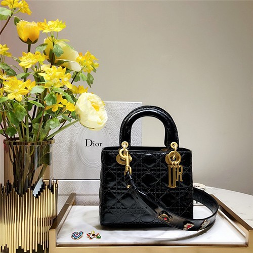 DIOR 디올 레이디 M0532