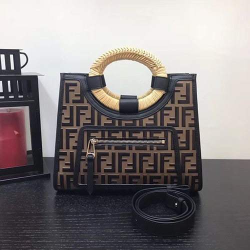FENDI 펜디 쇼퍼백 28CM F100323