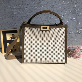 FENDI 펜디 피카푸 미디움 F8820-2