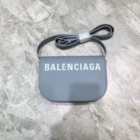 BALENCIAGA 발렌시아가 빌데이 크로스백 19CM B310006