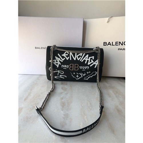 BALENCIAGA 발렌시아가 락 라운드 숄더백 B70990-1