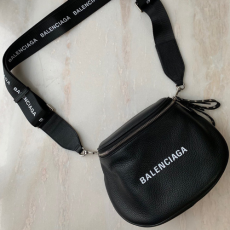 BALENCIAGA 발렌시아가 숄더백 B1102
