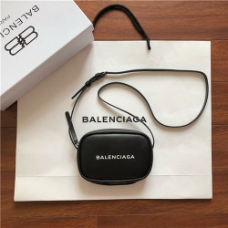 BALENCIAGA 발렌시아가 카메라백 미니 20CM B70097-1 신상