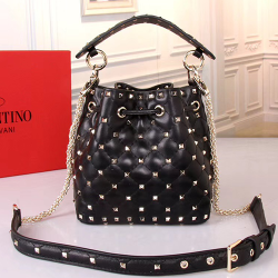 VALENTNIO 발렌티노 스파이크 버킷백 GARAVANI ROCKSTUD SPIKE BAG V68000