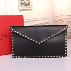 VALENTNIO 발렌티노 락스터드 엔벨롭 클러치 30CM V632010