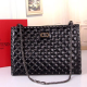 VALENTNIO 발렌티노 스파이크 쇼퍼백 GARAVANI ROCKSTUD SPIKE SHOPPING BAG V520010