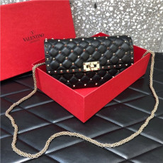 VALENTNIO 발렌티노 락스터드 체인 숄더백 B0137-3