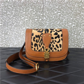 VALENTNIO 발렌티노 GARAVANI ROCKSTUD 숄더백 V0037-4
