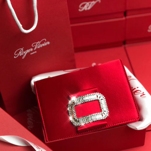 ROGER VIVIER 로저비비에 엠벨리쉬 미니 숄더 18CM R60029