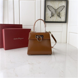FERRAGAMO 페레가모 미니 토트&숄더백 DY-212267-1