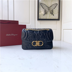 FERRAGAMO 페레가모 플랩 체인백  21H168-2 2020/신상