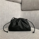 BOTTEGA VENETA 보테가베네타 버터카프 파우치백 미듐 585852