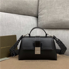 BOTTEGA VENETA 보테가베네타 토트&숄더백 B567209