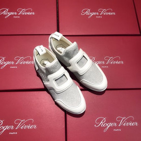 ROGER VIVIER 로저비비에 스니커즈 (250사이즈 주문제작)