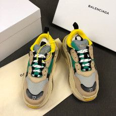 BALENCIAGA 발렌시아가 트리플S 스니커즈