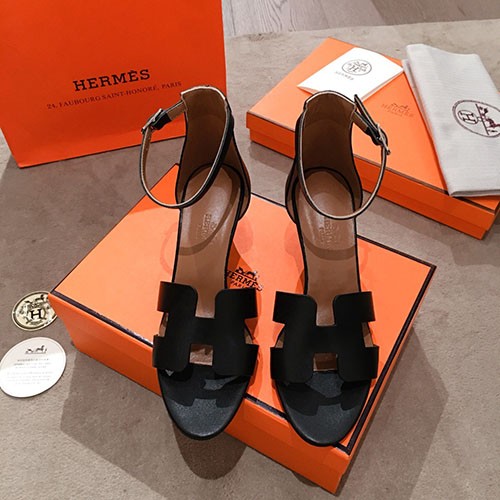 HERMES 에르메스 샌들 신상 (250사이즈 주문제작)