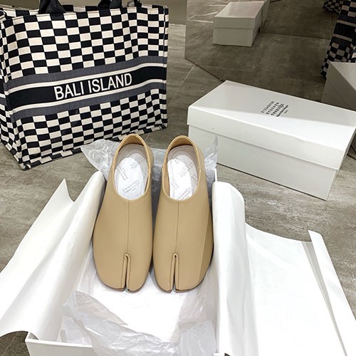 MAISON MARGIELA 메종마르지엘라 남여공용 단화 봄신상