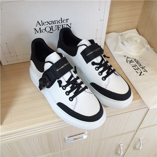 ALEXANDER MCQUEEN 알렉산더맥퀸 남여공용 스니커즈 A90906 신상