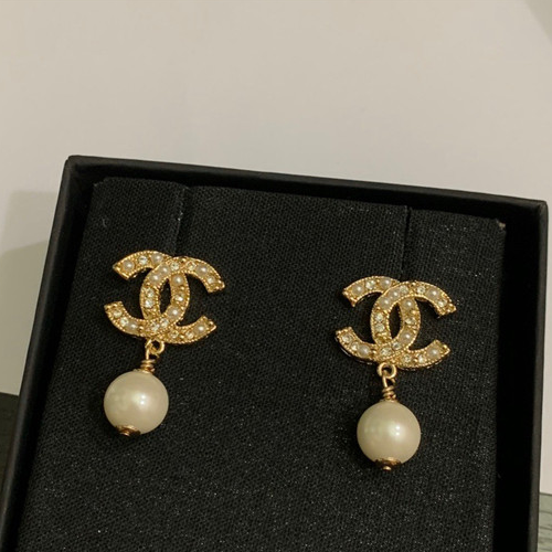 CHANEL 샤넬 귀걸이 C5500 2020/신상 (정품과 비교가능한 퀄리티 )