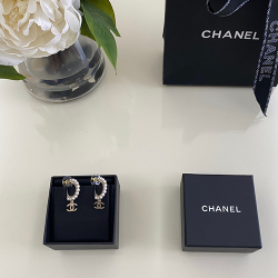 CHANEL 샤넬 귀걸이 C4011 2020/신상 (정품과 비교가능한 퀄리티 )