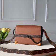 LOUIS VUITTON 루이비통 숄더백 M30717 2020/신상