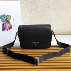 PRADA 프라다 트라이앵글 가죽 숄더백 2VD038 2COLOR