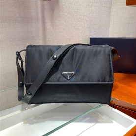 PRADA 프라다 나일론 메신저백 1BD255