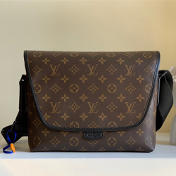 LOUIS VUITTON 루이비통 메신저백 M44223 2020/신상