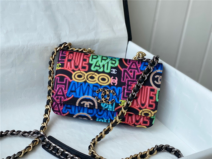 CHANEL 샤넬 WOC 19CM AS81092