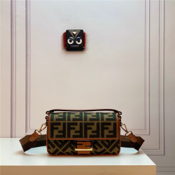 FENDI 펜디 아이코닉 바게트백