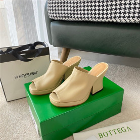 BOTTEGA VENETA 보테가베네타 여성용 샌들 (굽높이8CM) BV37070