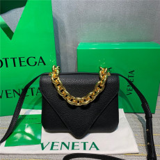 BOTTEGA VENETA 보테가베네타 마운트백 B19120